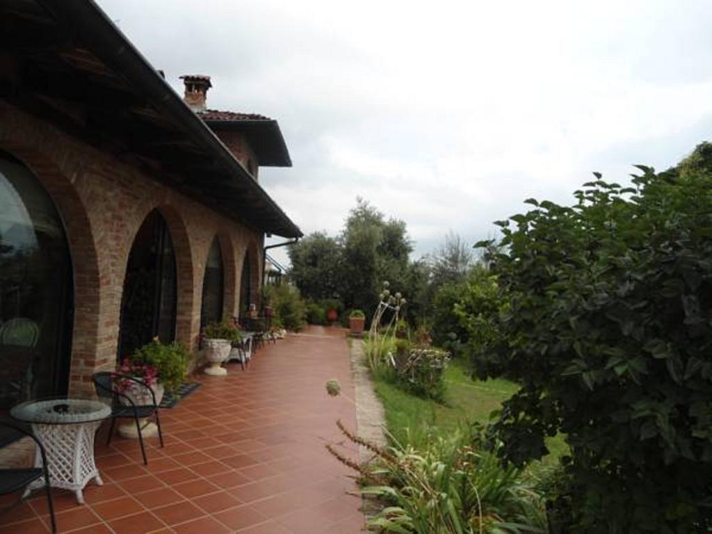 La Luna E I Falo Bed & Breakfast Canelli Ngoại thất bức ảnh